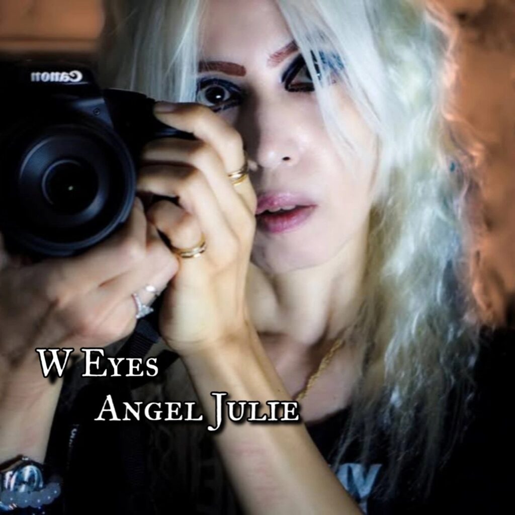 W Eyes Angel Julie